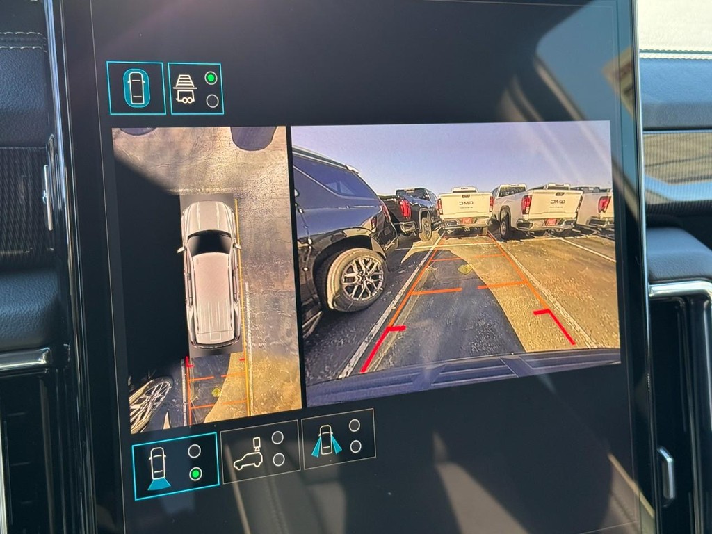 GMC Yukon Vehicle Image 15