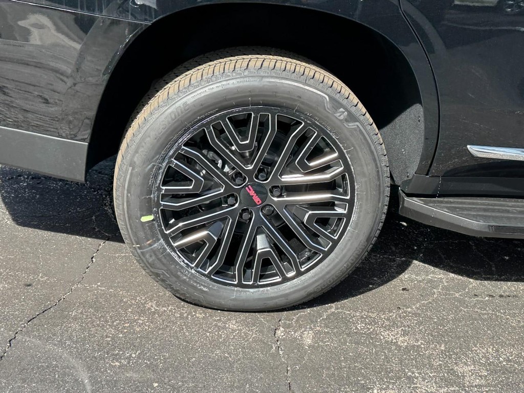 GMC Yukon Vehicle Image 04