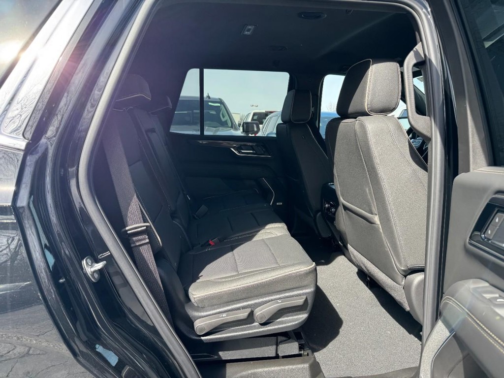 GMC Yukon Vehicle Image 05