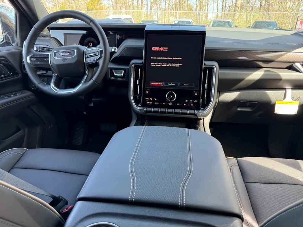 GMC Yukon Vehicle Image 06