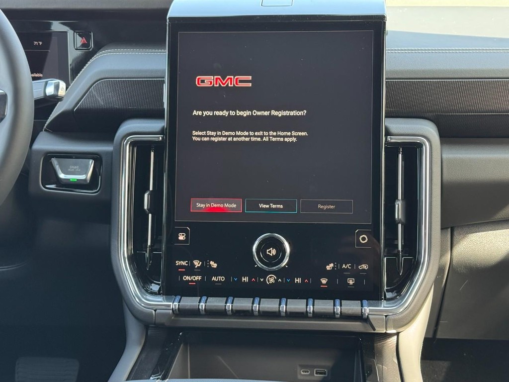 GMC Yukon Vehicle Image 08