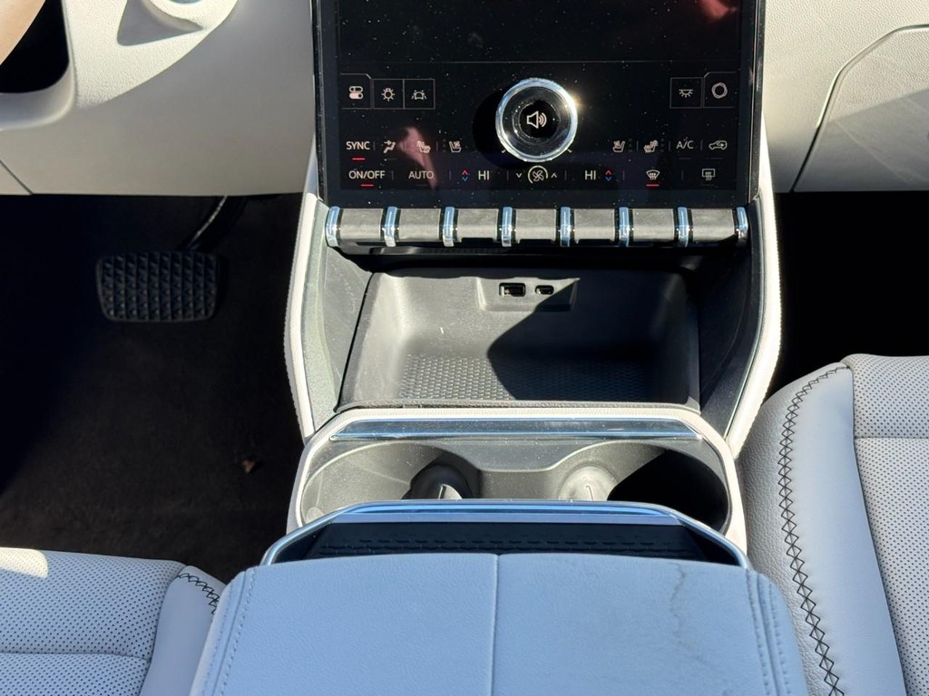 GMC Terrain Vehicle Image 09