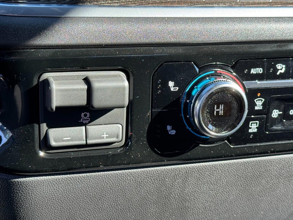 GMC Sierra 1500 Vehicle Image 12