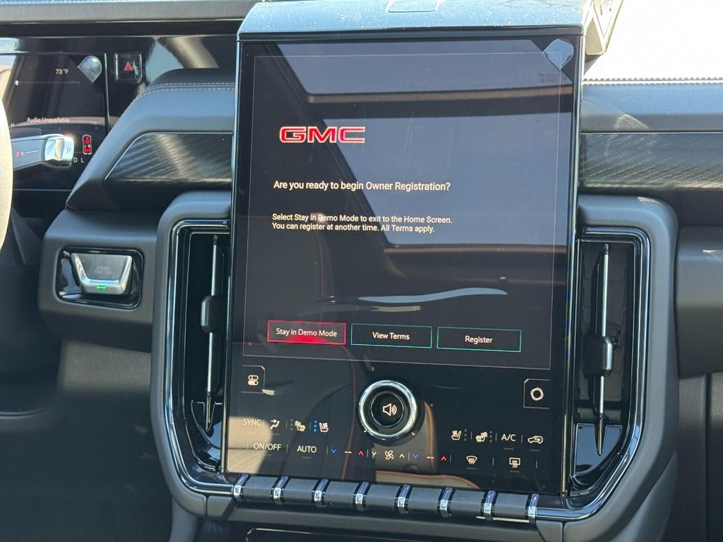 GMC Yukon Vehicle Image 09