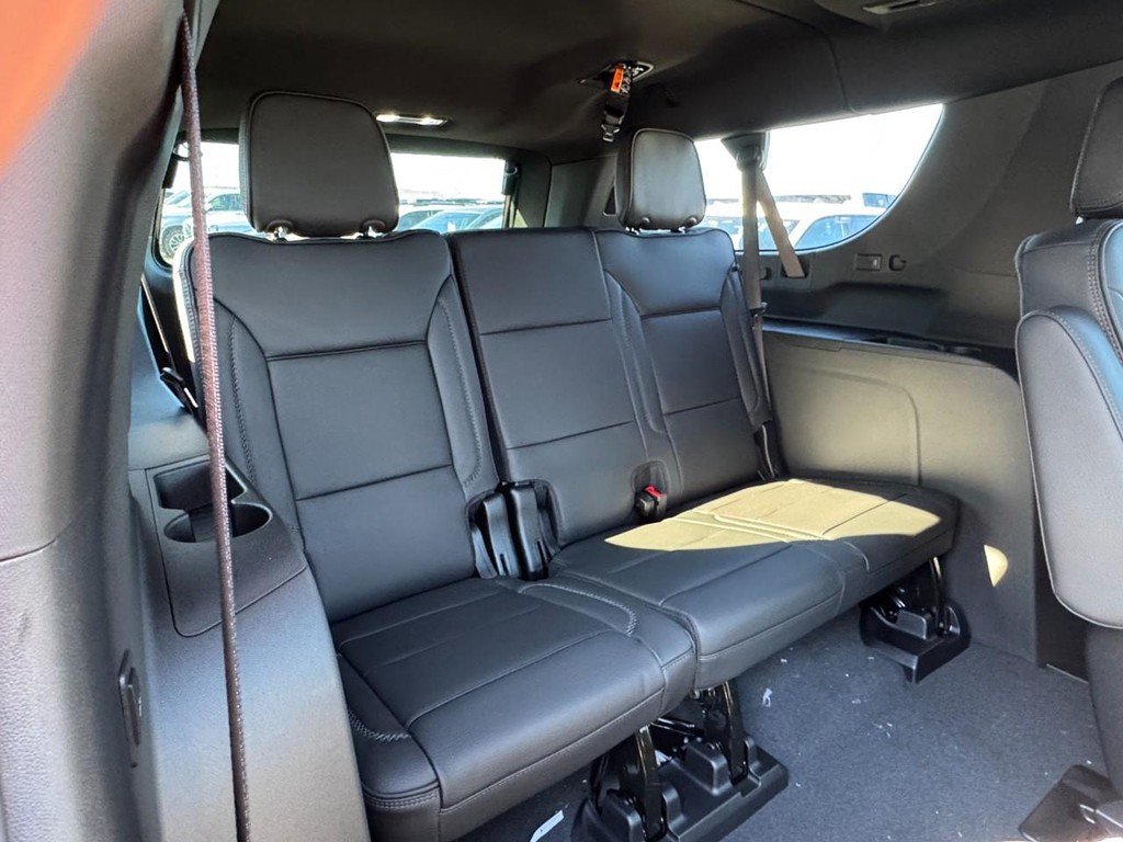 GMC Yukon XL Vehicle Image 06