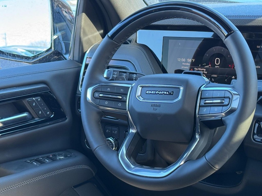 GMC Yukon XL Vehicle Image 09