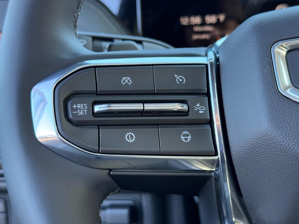 GMC Yukon XL Vehicle Image 14