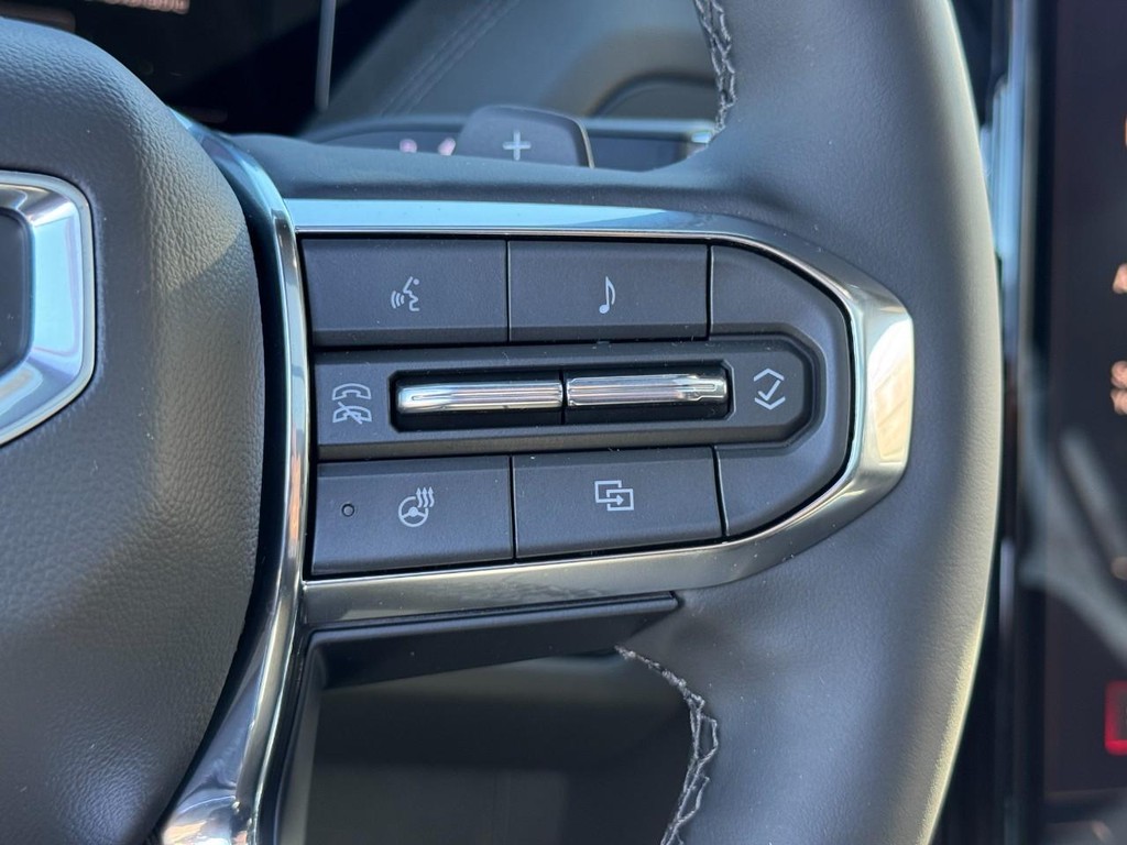 GMC Yukon XL Vehicle Image 15