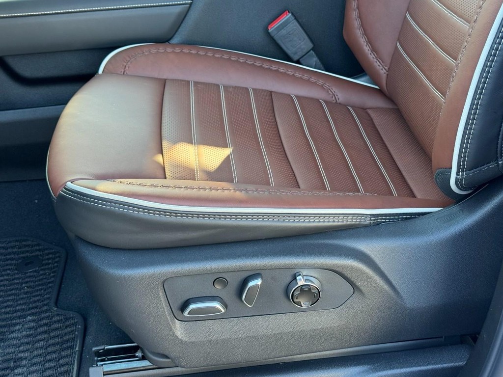 GMC Sierra 2500HD Vehicle Image 15