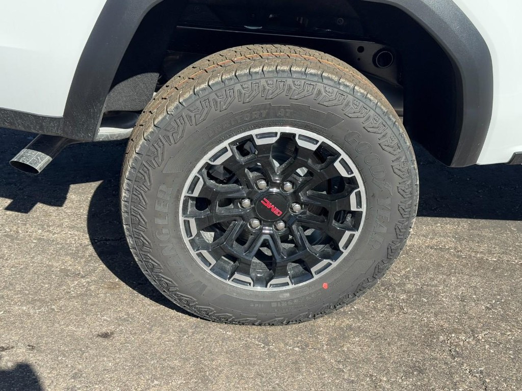 GMC Canyon Vehicle Image 04