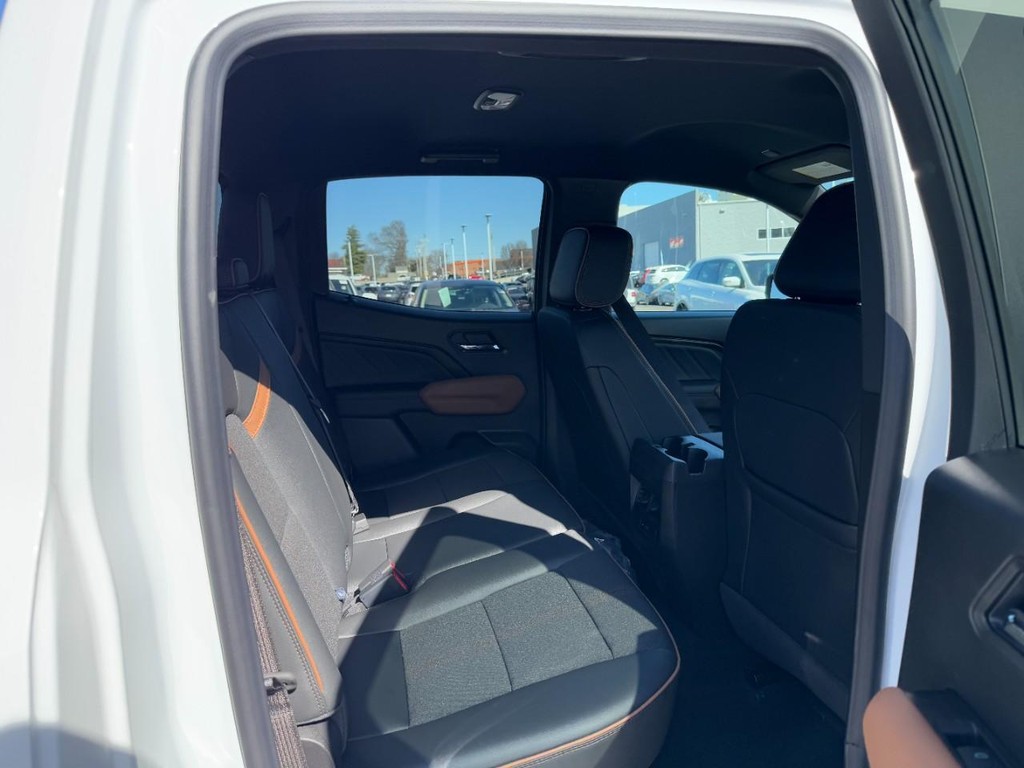 GMC Canyon Vehicle Image 05