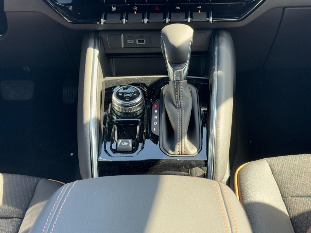 GMC Canyon Vehicle Image 09