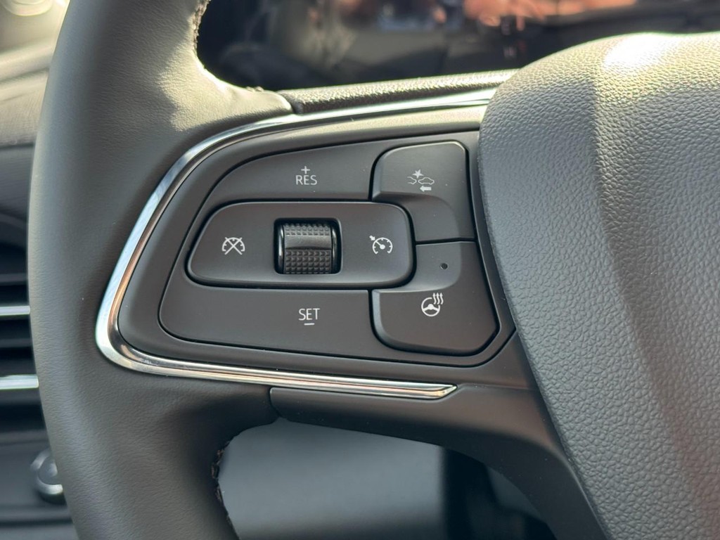 Buick Envista Vehicle Image 10