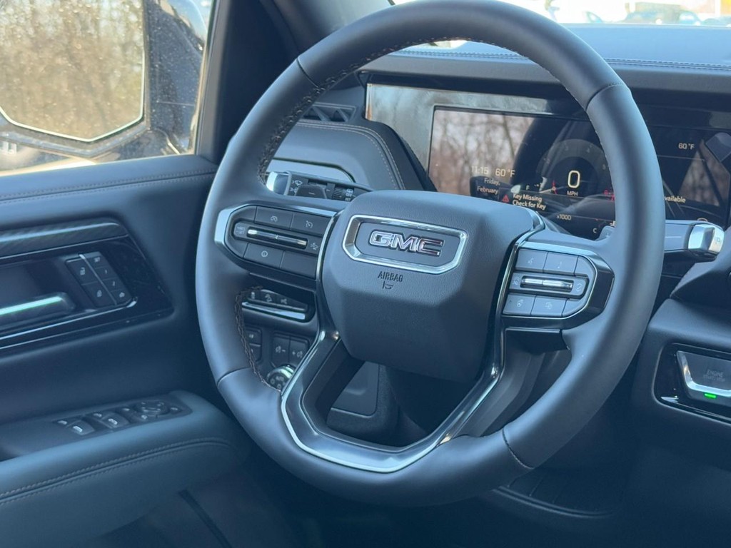 GMC Yukon XL Vehicle Image 08