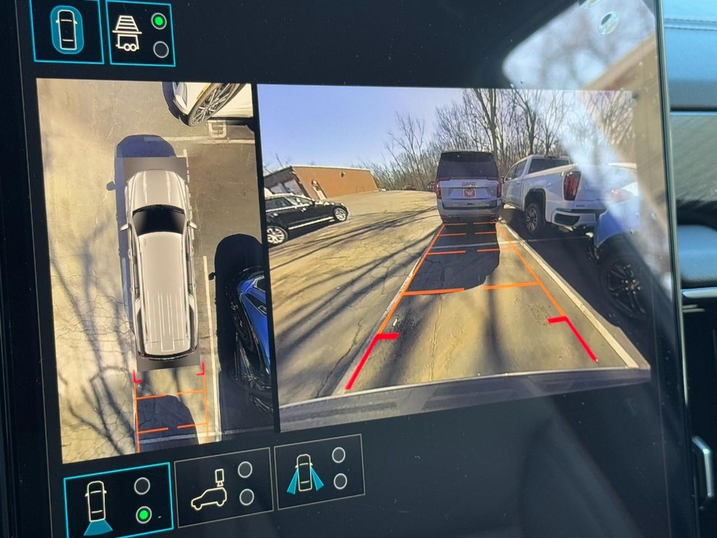 GMC Yukon XL Vehicle Image 15