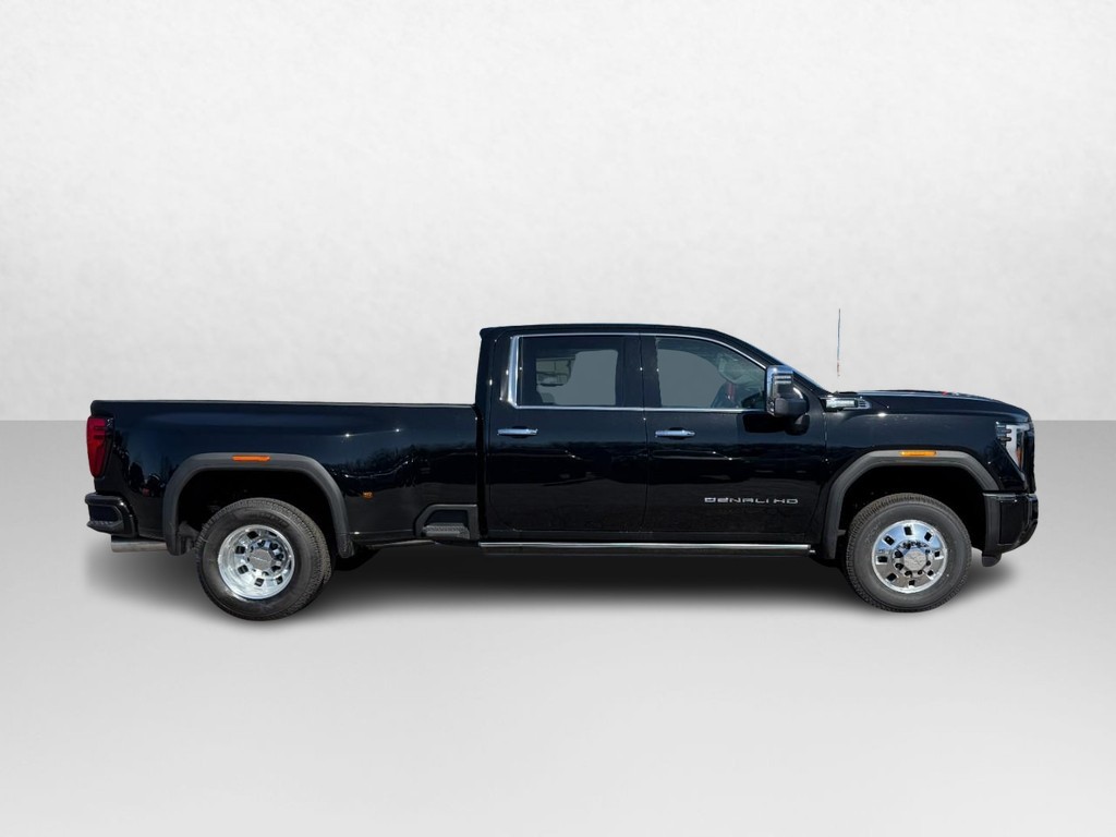 GMC Sierra 3500HD Vehicle Image 02
