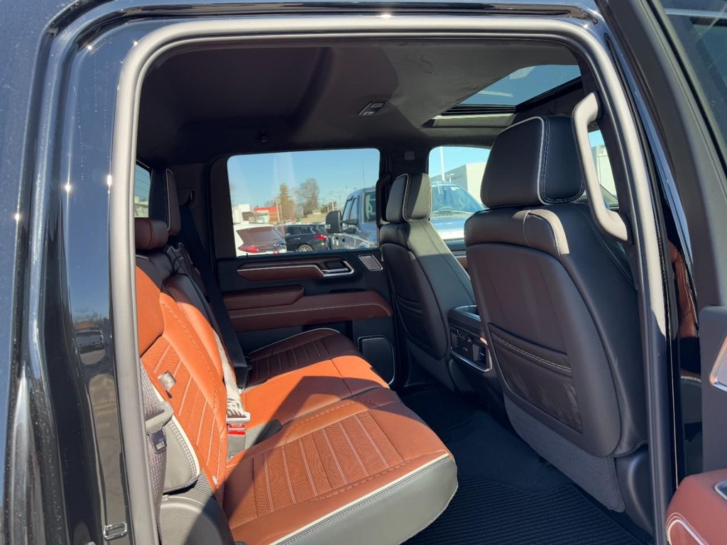 GMC Sierra 3500HD Vehicle Image 05