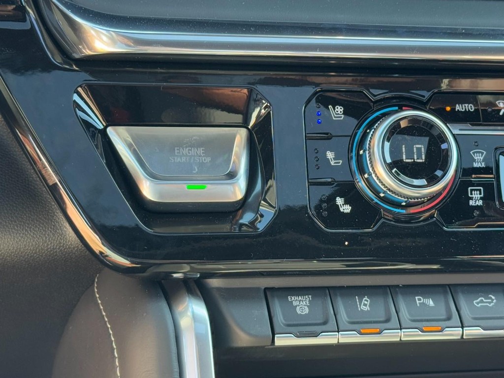 GMC Sierra 3500HD Vehicle Image 13