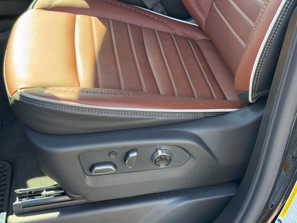 GMC Sierra 3500HD Vehicle Image 15