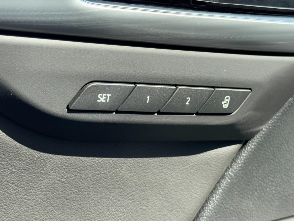 Buick Envision Vehicle Image 10