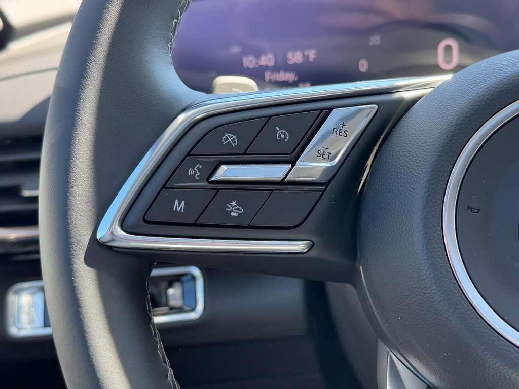 Buick Envision Vehicle Image 11