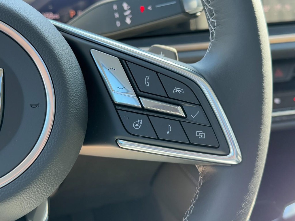 Buick Envision Vehicle Image 12