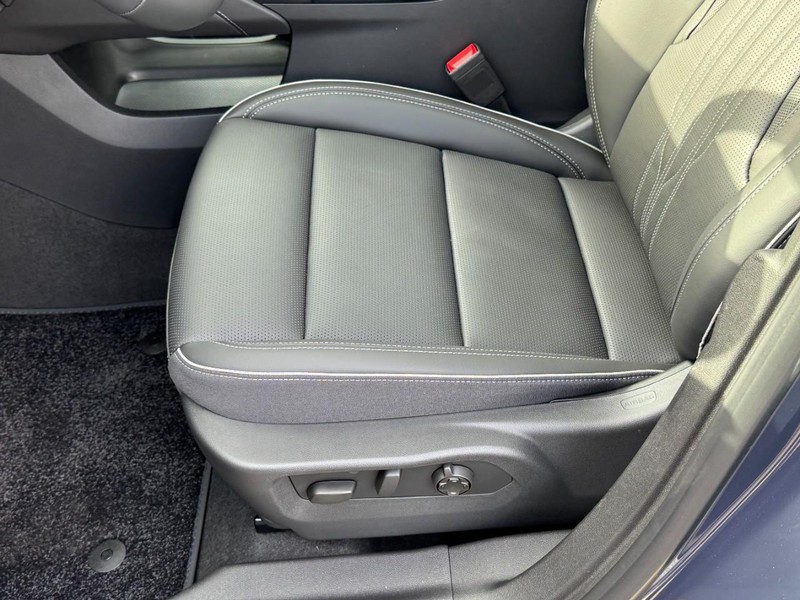 Buick Envision Vehicle Image 16