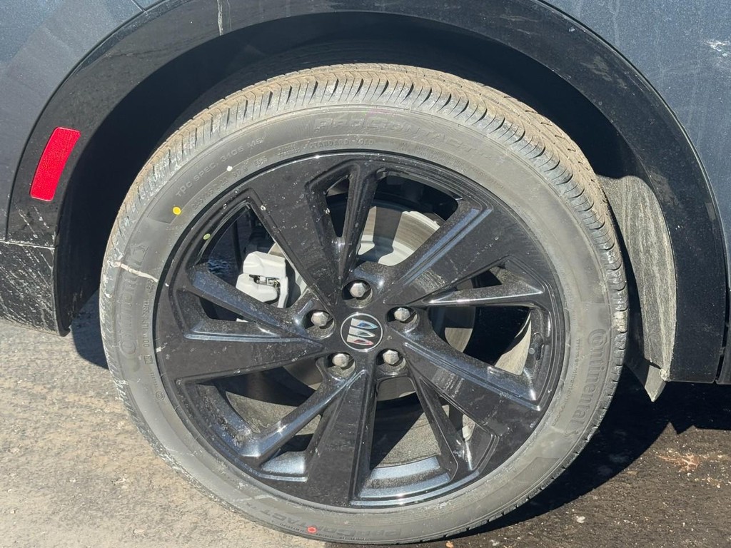 Buick Envision Vehicle Image 04