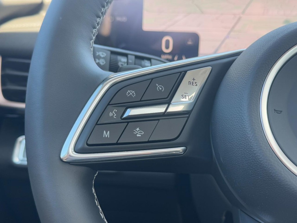 Buick Envision Vehicle Image 11