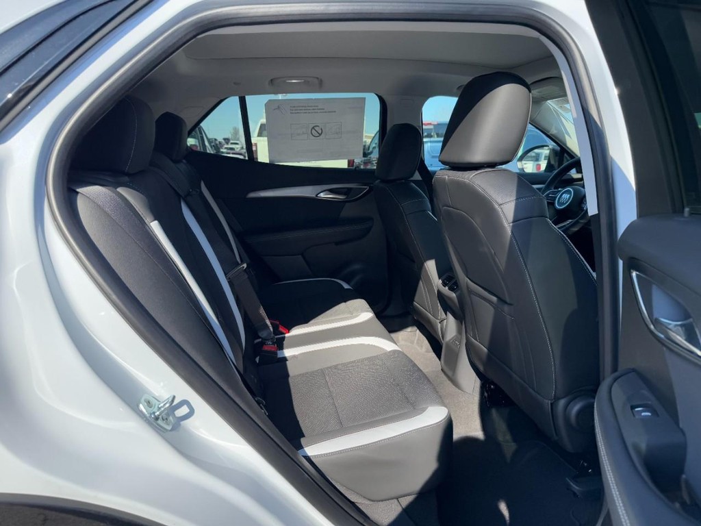 Buick Envision Vehicle Image 05