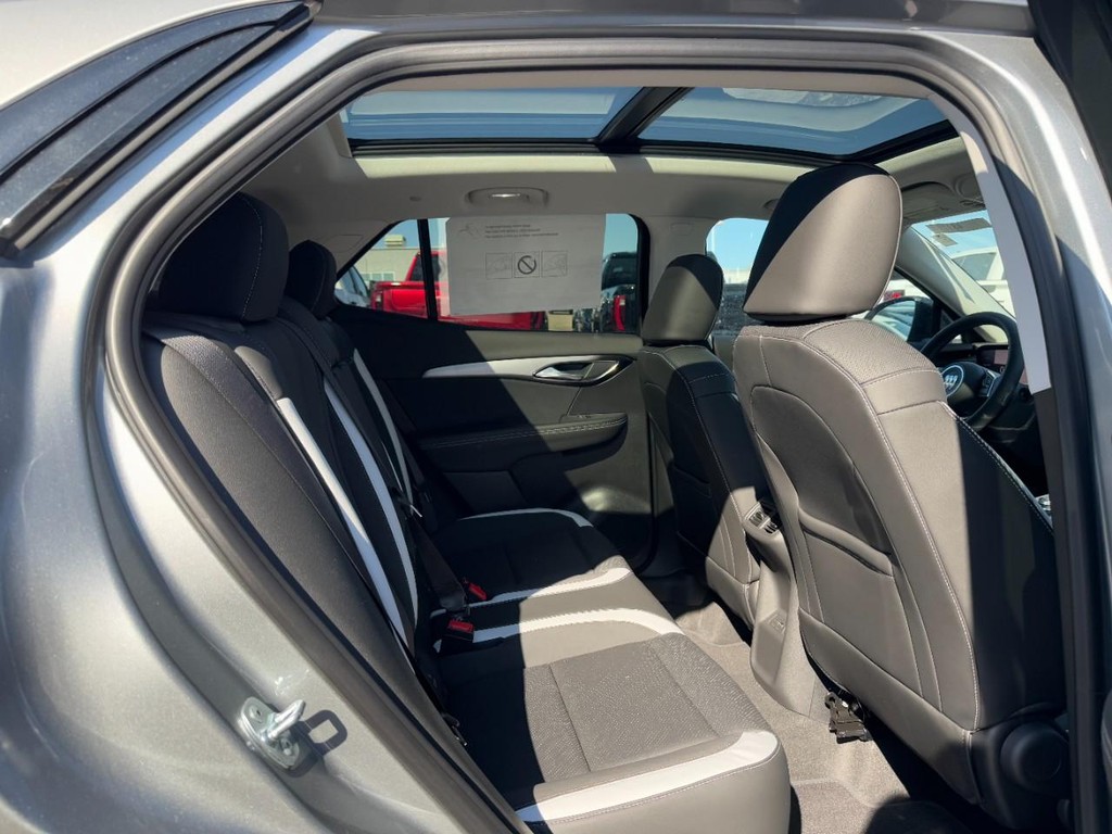 Buick Envision Vehicle Image 05