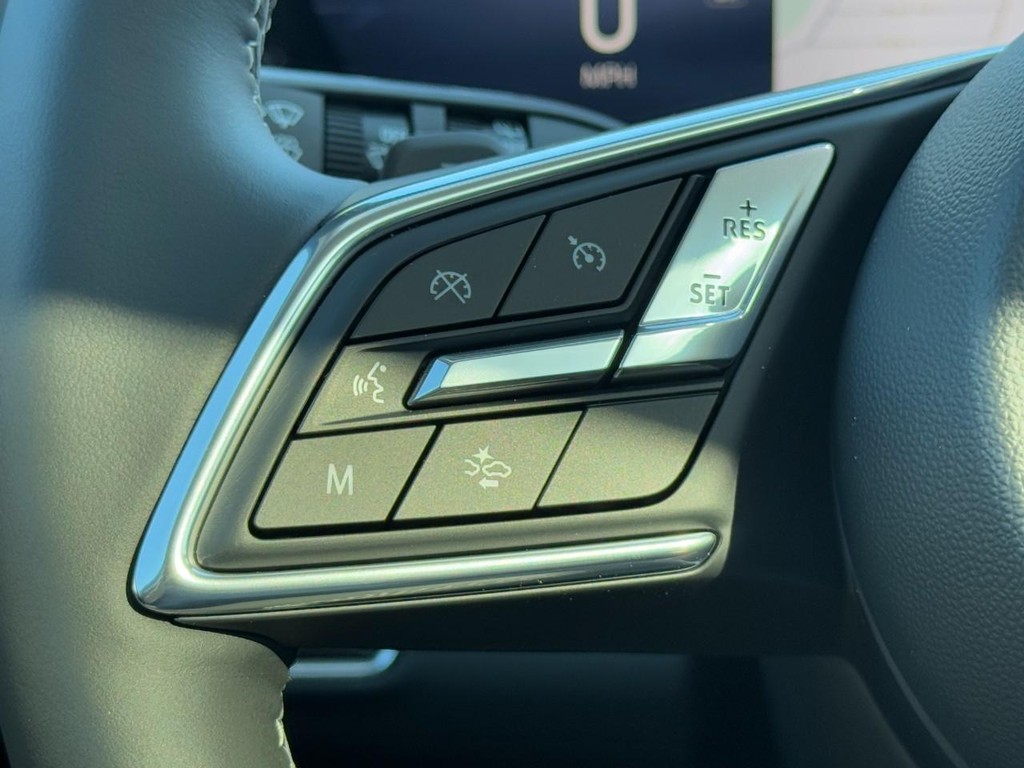 Buick Envision Vehicle Image 11