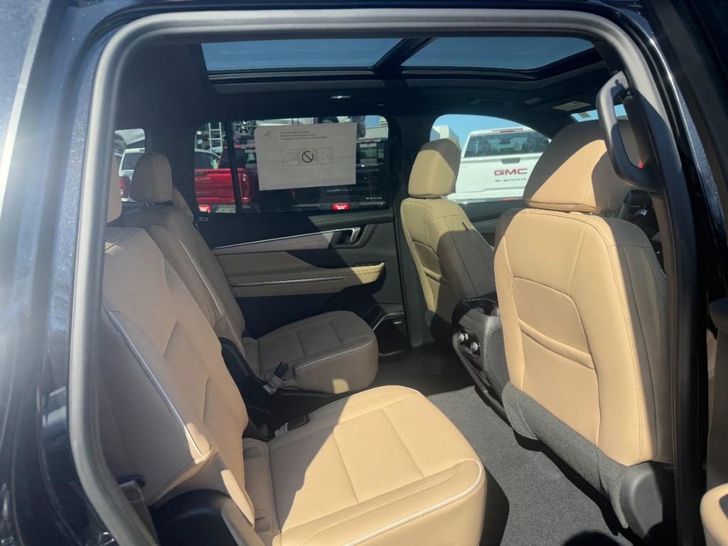 Buick Enclave Vehicle Image 05