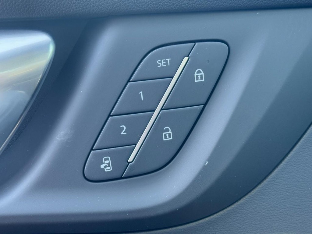 Buick Enclave Vehicle Image 10