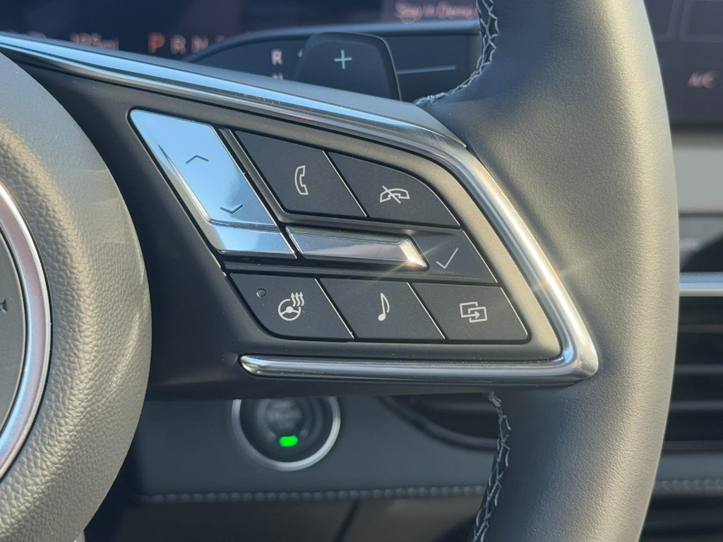 Buick Enclave Vehicle Image 12