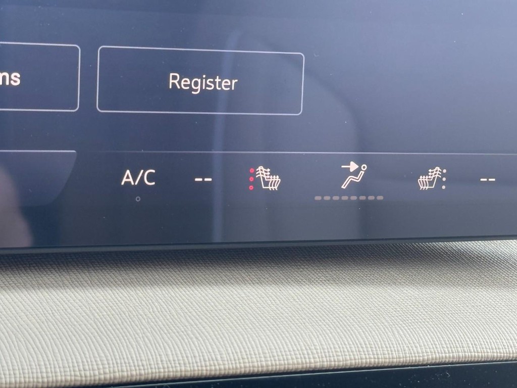 Buick Enclave Vehicle Image 13