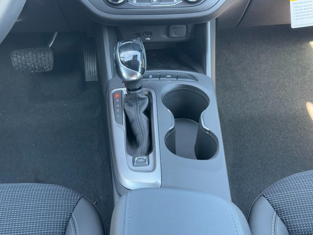 Buick Envista Vehicle Image 09