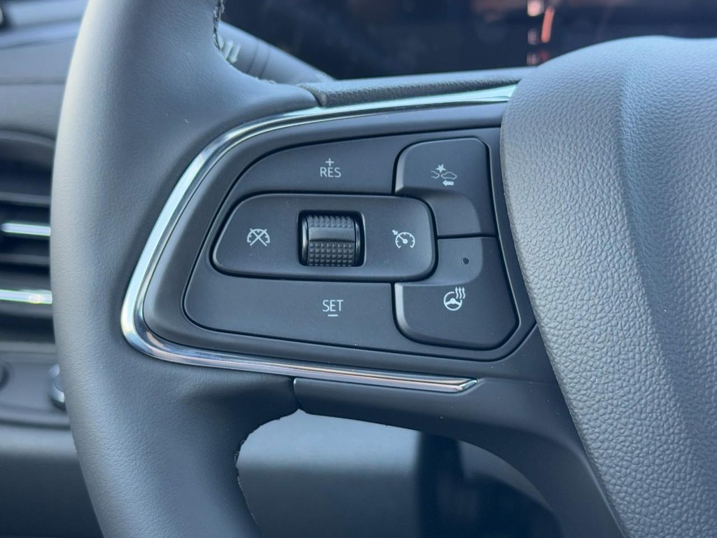 Buick Envista Vehicle Image 10