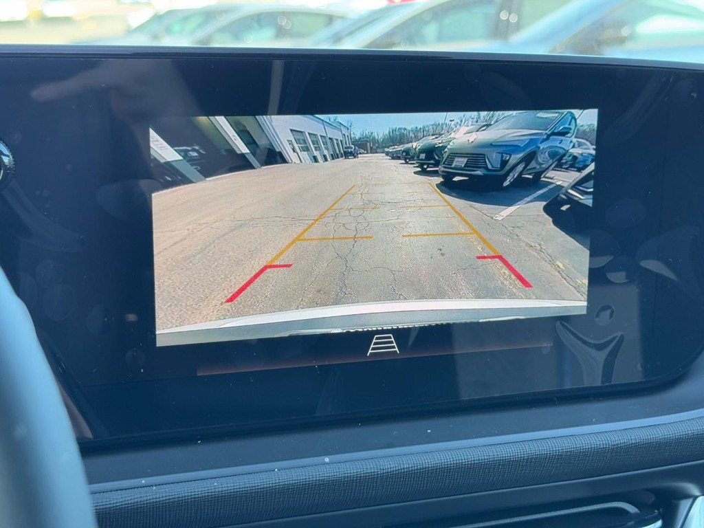 Buick Envista Vehicle Image 13