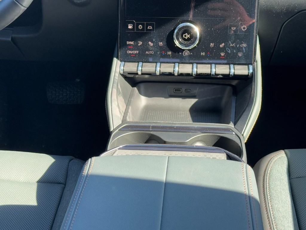 GMC Terrain Vehicle Image 09