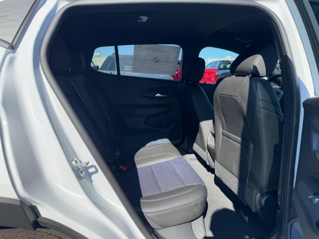 Buick Envista Vehicle Image 05