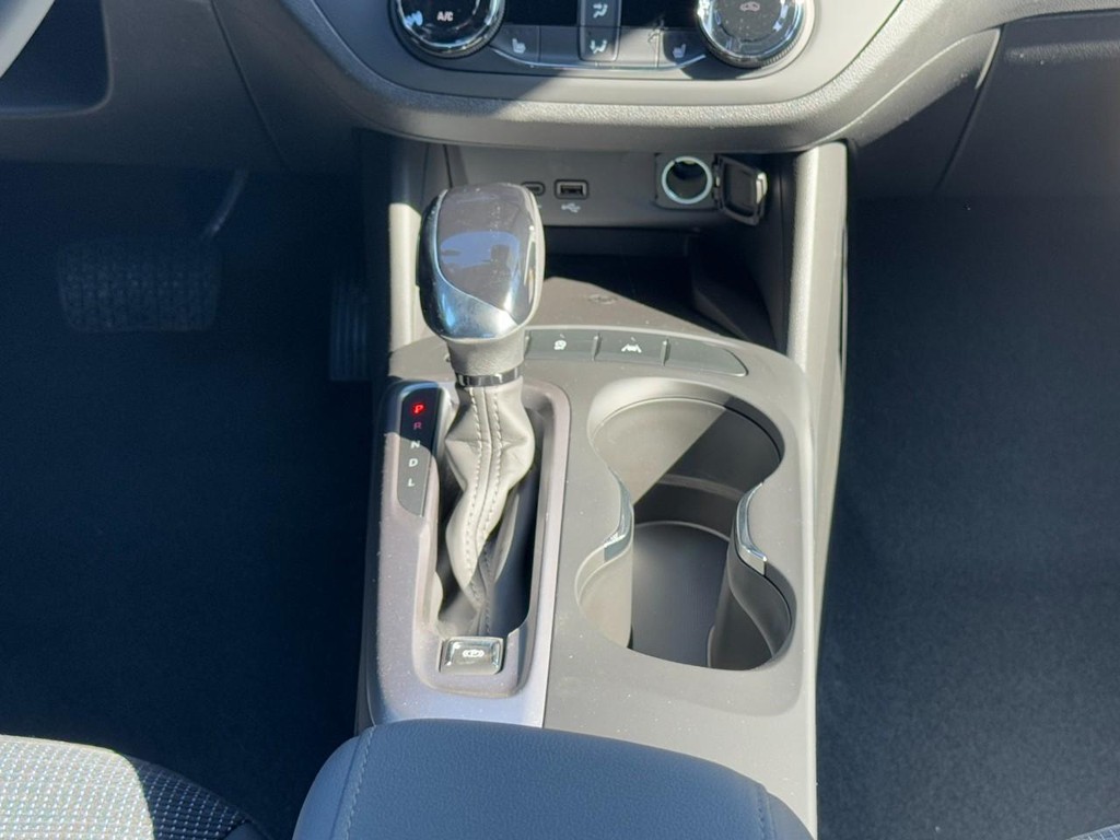 Buick Envista Vehicle Image 09