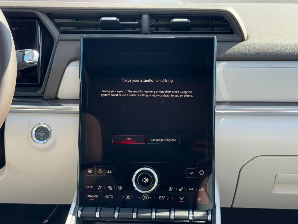 GMC Terrain Vehicle Image 08