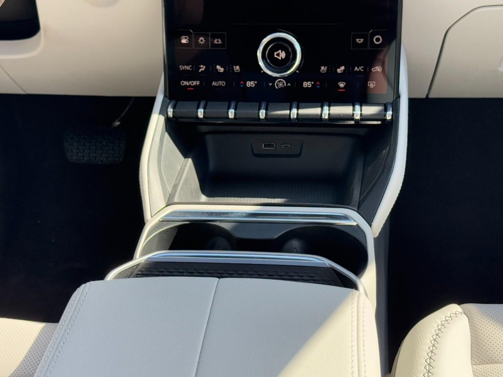 GMC Terrain Vehicle Image 09