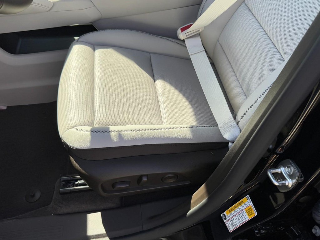 GMC Terrain Vehicle Image 15