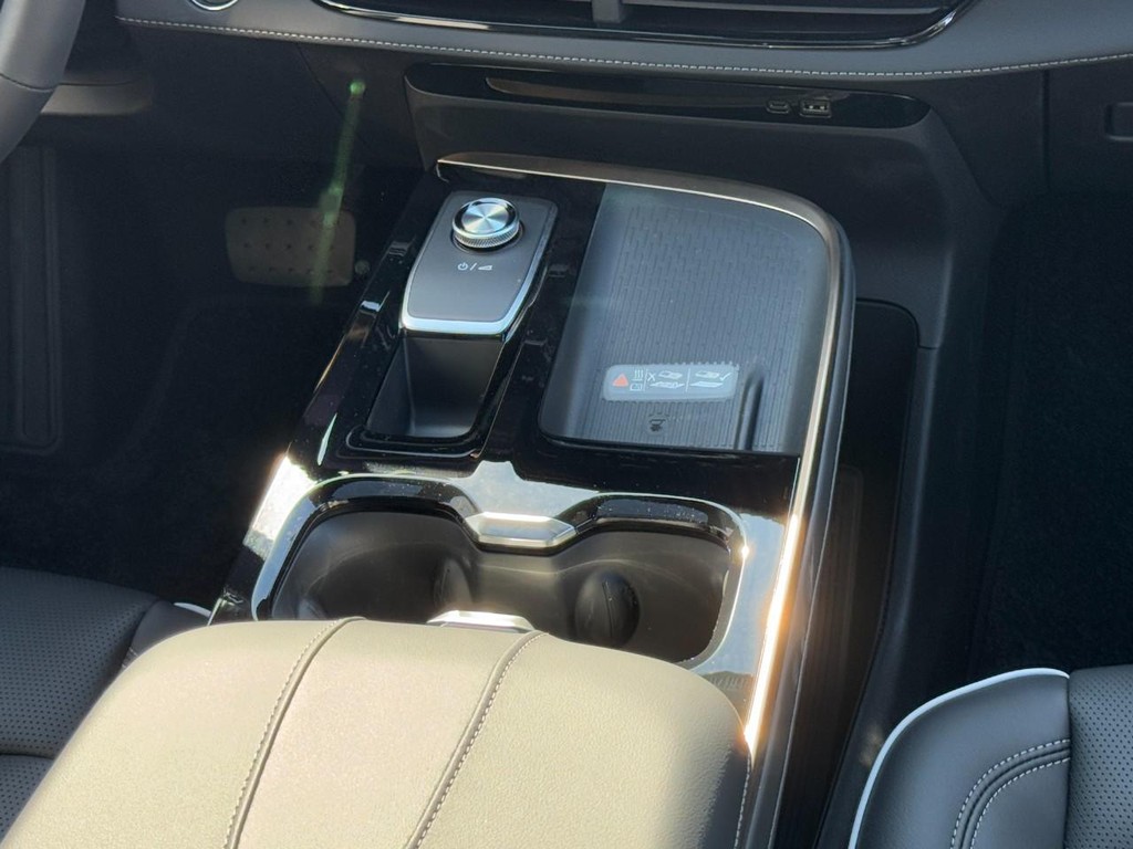 Buick Enclave Vehicle Image 10