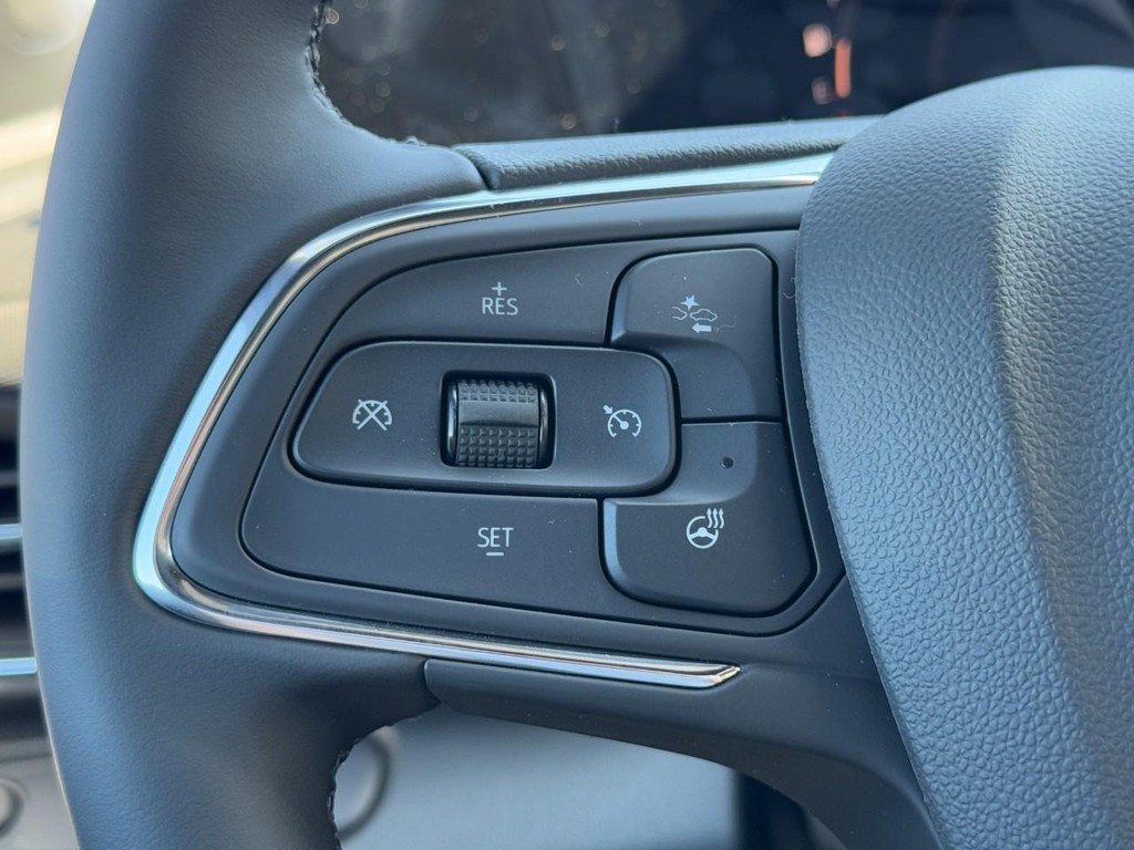 Buick Envista Vehicle Image 10