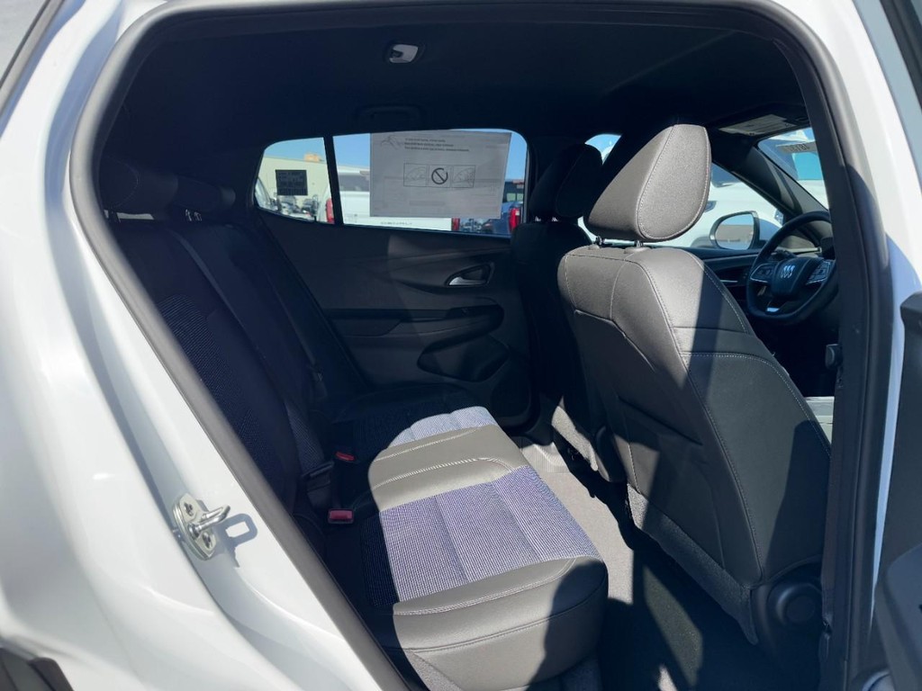 Buick Envista Vehicle Image 05