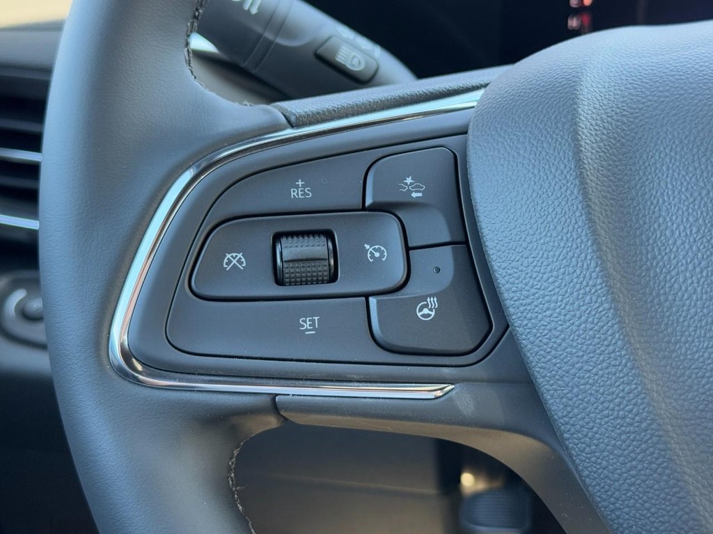 Buick Envista Vehicle Image 10