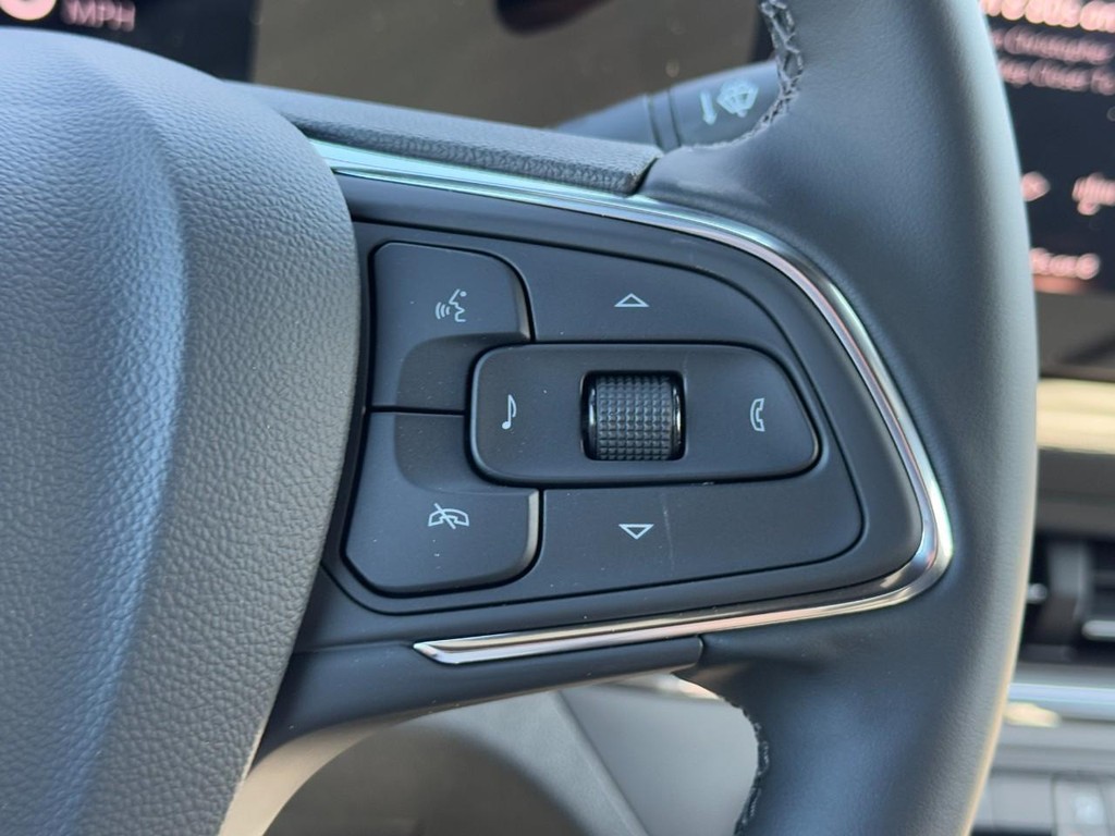 Buick Envista Vehicle Image 11